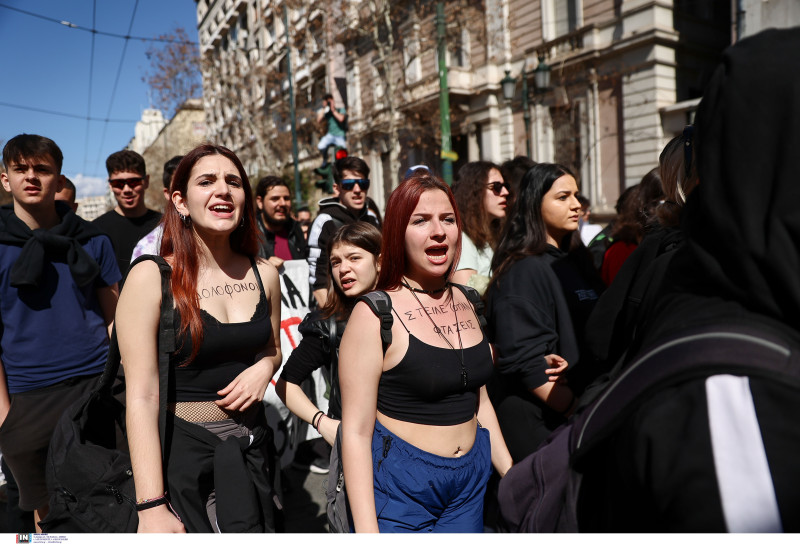 Τέμπη: Πάνω από 30.000 διαδηλωτές στο κέντρο της Αθήνας