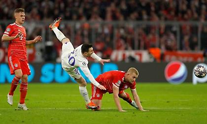 Διόρθωσε την γκάφα του Ζόμερ με απίθανο τάκλιν πάνω στην γραμμή ο Ντε Λιχτ!