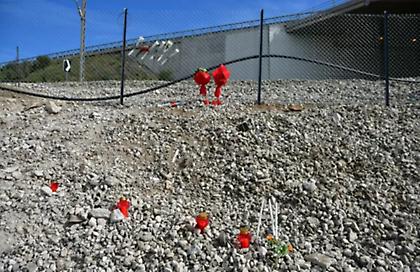 Τέμπη: Συγκίνηση στον τόπο της τραγωδίας - Τρισάγιο για τα 57 θύματα