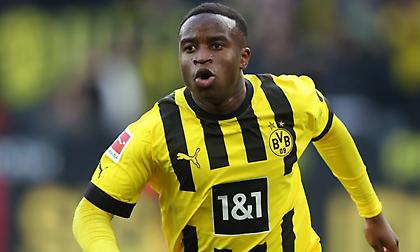 Στη... φόρα έγγραφο που παρουσιάζει τον Μουκόκο τέσσερα χρόνια μεγαλύτερο