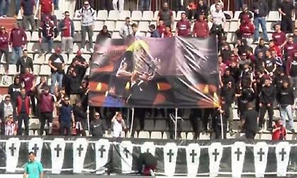 ΑΕΛ: Πανό με 57 φέρετρα και μήνυμα κατά των πολιτικών - Ζήτησε να κατέβει ο Παπαδόπουλος!