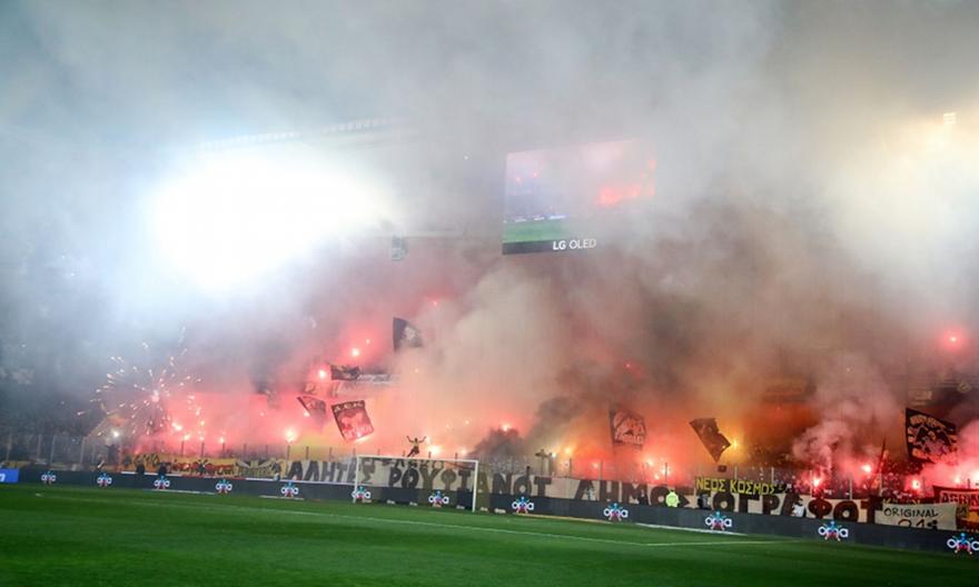 Πήρε… φωτιά η OPAP Arena: Δεκάδες καπνογόνα από τους φίλους της ΑΕΚ, με 7 λεπτά καθυστέρηση η σέντρα