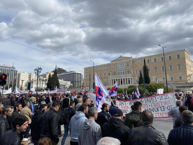 Τέμπη: Πάνω από 20.000 κόσμος στο Σύνταγμα