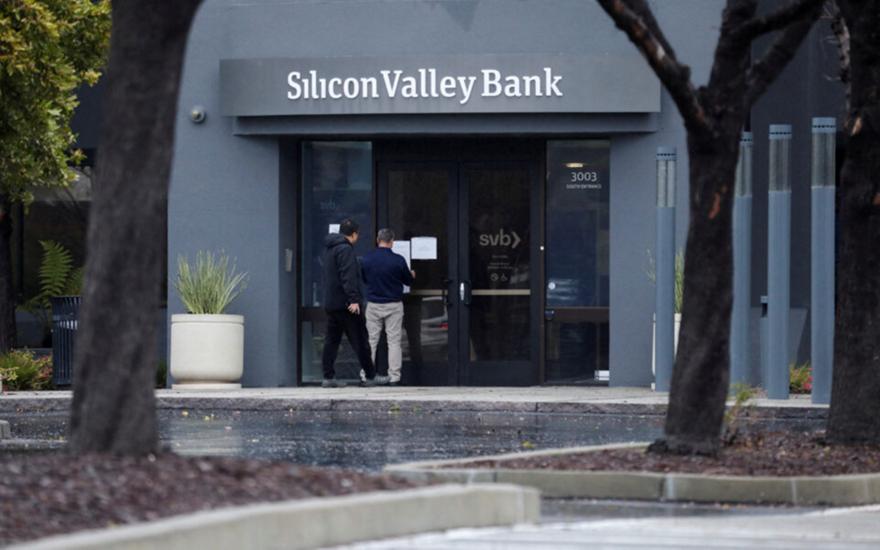 κατέρρευσε και η Signature Bank