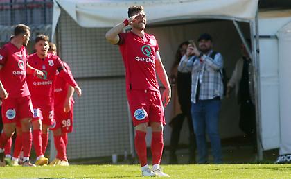 Προβάδισμα του Πανσερραϊκού με... γκολ από τα αποδυτήρια του Στίνα!