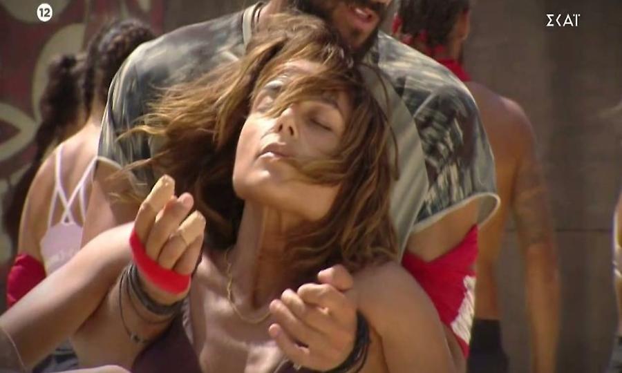 Survivor: Λιποθυμά η Ελευθερίου και ο Μάριος Πρίαμος την αγνοεί