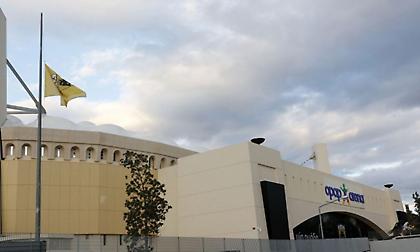 ΑΕΚ: Μεσίστιες οι σημαίες στην OPAP Arena στην μνήμη του Παπαϊωάννου