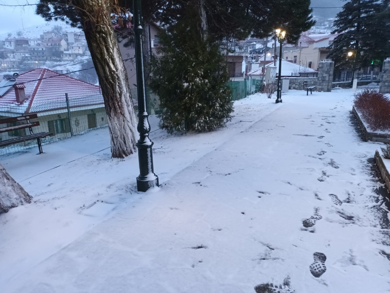 Καιρός: Χιόνια σε Θεσσαλονίκη, Χαλκιδική, Καρδίτσα, Τρίκαλα