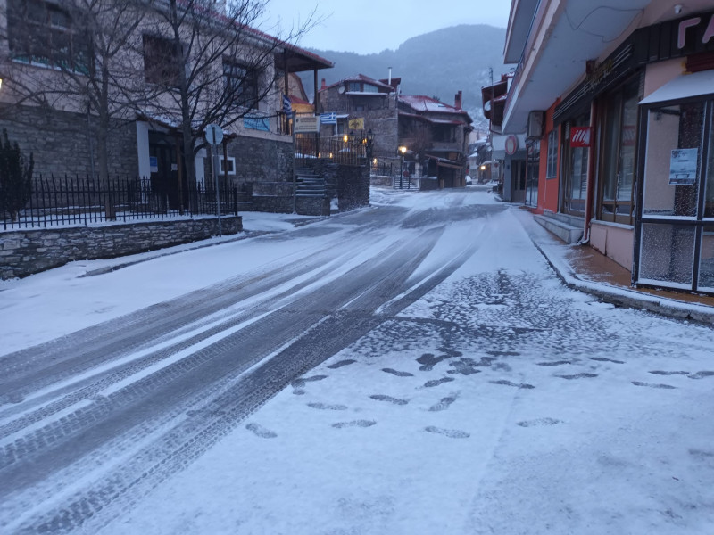 Καιρός: Χιόνια σε Θεσσαλονίκη, Χαλκιδική, Καρδίτσα, Τρίκαλα