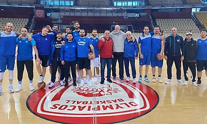 Προπονήθηκε στο ΣΕΦ ο ΑΟ Μυκόνου και ευχαρίστησε τον Ολυμπιακό