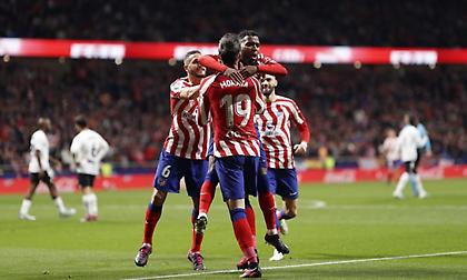 Τριάρα... ξεγυριστή στη Βαλένθια και όλο και ανεβαίνει η Ατλέτικο!