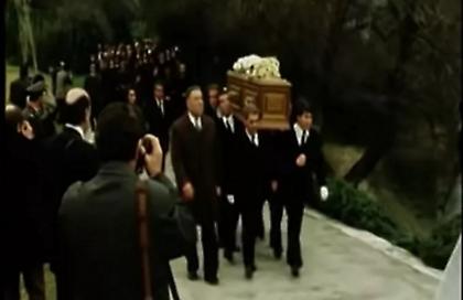 Σαν σήμερα, η ταφή του Αριστοτέλη Ωνάση στον Σκορπιό