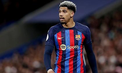 Πλήγμα με Αραούχο στην Μπαρτσελόνα