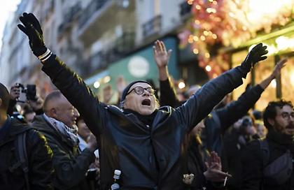 Η ώρα της αλήθειας για τον Μακρόν - Αντιμέτωπος με δύο προτάσεις μομφής σήμερα