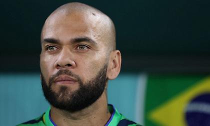 Η καθημερινότητα του Ντάνι Άλβες στη φυλακή: Υπογράφει φανέλες και ζητά ως αντάλλαγμα τσιγάρα!