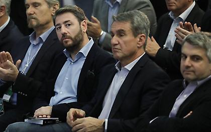 Αιχμές ΠΑΣΟΚ για Λοβέρδο: «Έχει κοινές αγωνίες με Οικονόμου και Σκέρτσο»