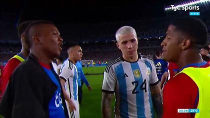 Παίκτες του Παναμά τσακώθηκαν και έπαιξαν «πέτρα-ψαλίδι-χαρτί» για τη φανέλα του Έντσο Φερνάντες