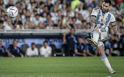 Οι έξι εκτελέσεις φάουλ του Μέσι με Παναμά: 2 δοκάρια, 2 αποκρούσεις, 1 άουτ και… γκολ!