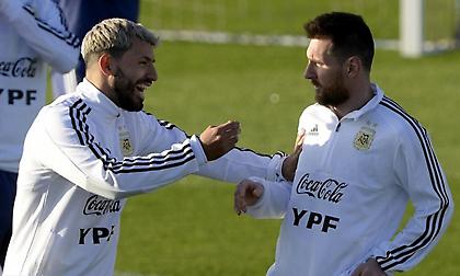 Αγκουέρο για Μέσι: «Υπάρχουν 50% πιθανότητες να γυρίσει στην Μπαρτσελόνα»