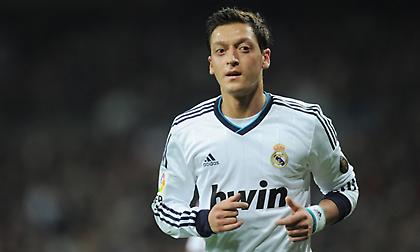 Οζίλ: «Επέλεξα τη Ρεάλ αντί της Μπαρτσελόνα γιατί ο Μουρίνιο έκανε τη διαφορά»