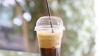 Οι μισοί Έλληνες έκοψαν τον καφέ εκτός σπιτιού λόγω της ακρίβειας