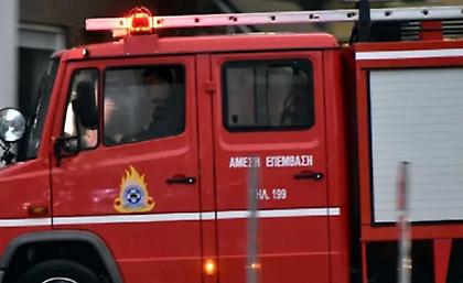 Πυρκαγιά σε διαμέρισμα στη Νίκαια - Απεγκλωβίστηκε μια 58χρονη γυναίκα