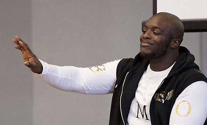 «Για αυτό δεν έπρεπε να επιστρέψω στην ενεργό δράση»: Θεούλης Ακινφένουα μετά από χαμένο πέναλτι!