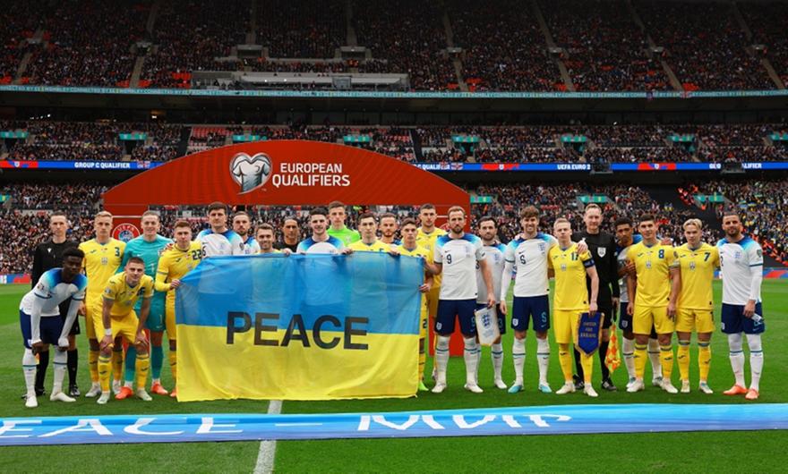 Αγγλία-Ουκρανία: Σήκωσαν σημαία για την παύση του πολέμου