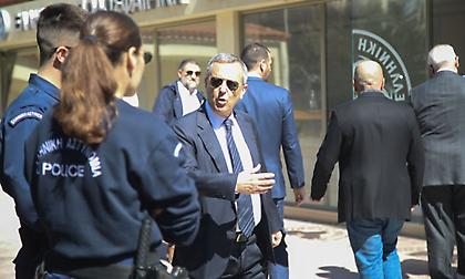 Φωνές, δηλώσεις και… φούστες: Όλος ο χαμός της Δευτέρας με τη σύσκεψη των «6» σε τίτλους!