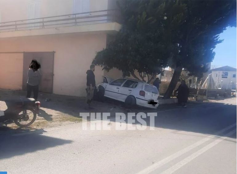 Τροχαίο στο δρόμο Αμαλιάδα-Πάτρα: ΙΧ καρφώθηκε σε τοίχο!