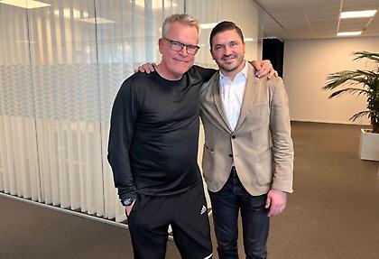 Αφού «πλακώθηκαν» on air, συναντήθηκαν και τα βρήκαν ο προπονητής της Σουηδίας και ο τηλεσχολιαστής