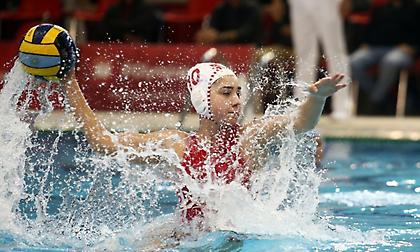 «Πέρασε» από τη Γλυφάδα και διατήρησε το απόλυτο ο Ολυμπιακός