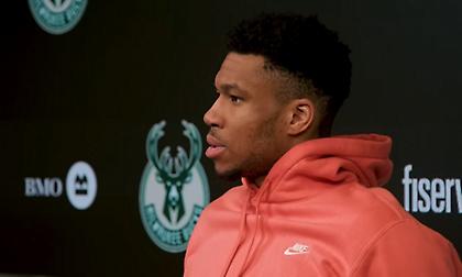 Αντετοκούνμπο: «Αν δεν παίξεις δυνατά, οι Σέλτικς θα σε διαλύσουν»