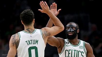 Οι 70 πόντοι των Τέιτουμ-Μπράουν με τους Μπακς