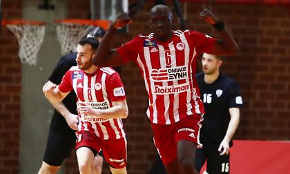 Σαρωτικός Ολυμπιακός, «κατάπιε» τον ΠΑΟΚ και έκανε το πρώτο βήμα για τους τελικούς!