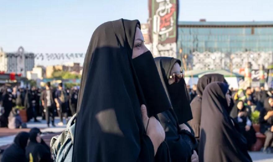 Ιράν: Διώξεις για όσους δεν φορούν μαντίλα