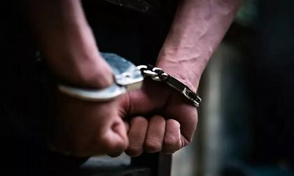 Συνελήφθη ξανά 29χρονος γνωστός τράπερ με όπλο στο Ίλιον