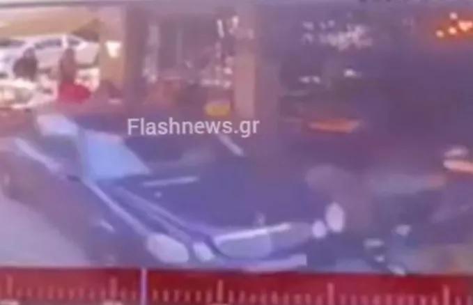 Χανιά: Αυτοκίνητο έπεσε πάνω σε θαμώνες εστιατορίου