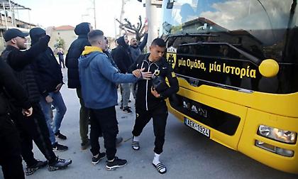 ΑΕΚ: Αποθεώθηκε η αποστολή της «Ένωσης» στον Βόλο - Χαμός για ένα εισιτήριο!