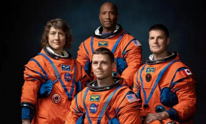 Φεγγάρι: Το πλήρωμα για την πρώτη αποστολή