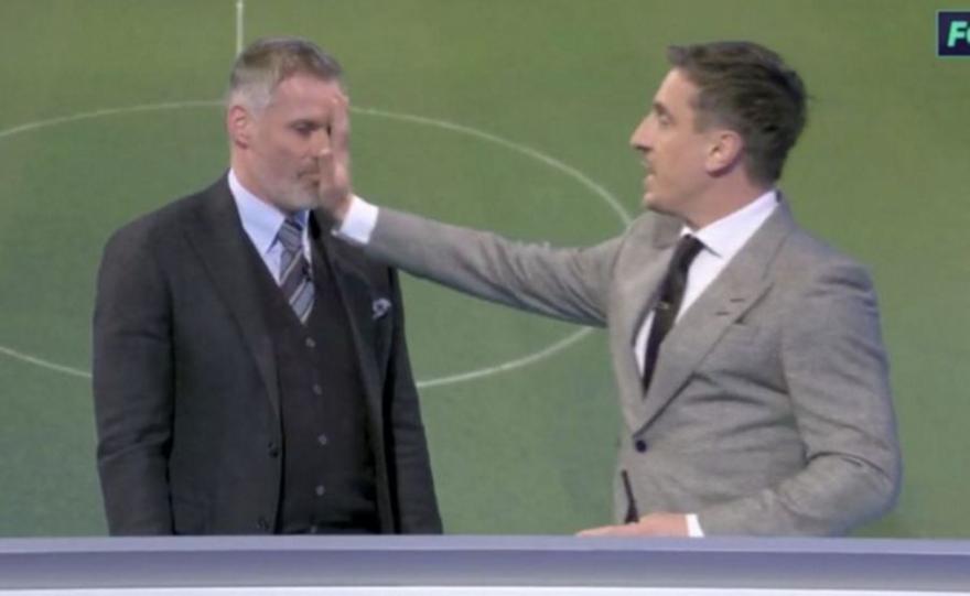 Νέβιλ: Αναπαράσταση αποβολής με Κάραγκερ