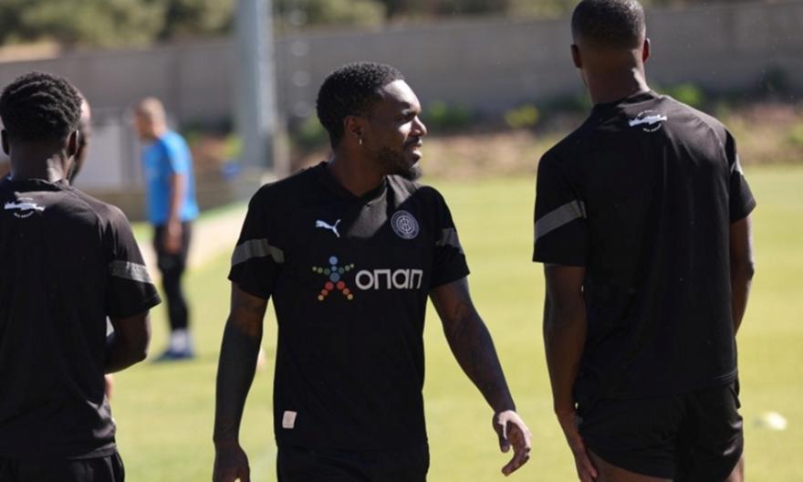 Ένας μέσα, ένας έξω στον ΟΦΗ