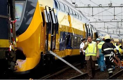 Σοβαρό σιδηροδρομικό ατύχημα στην Ολλανδία με πολλούς τραυματίες - Τρένο έπεσε σε μηχάνημα