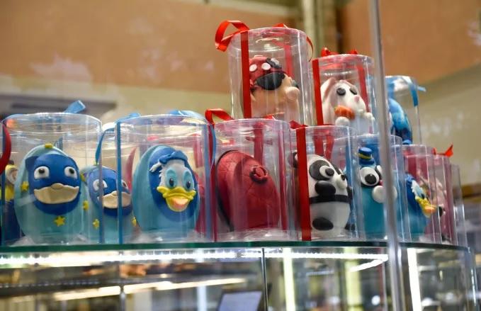 Πάσχα: Το εορταστικό ωράριο των καταστημάτων