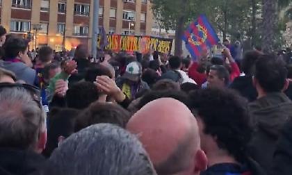 Πανικός έξω από το «Καμπ Νόου», φωνάζουν το όνομα του Μέσι οι φίλοι της Μπάρτσα!
