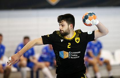 Ανανέωσε με Αραμπατζή η ΑΕΚ