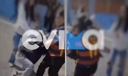 Σοκάρει βίντεο με άγριο ξύλο μεταξύ μαθητριών στη Χαλκίδα για ένα αγόρι - Έπεσε λιπόθυμη η μία!