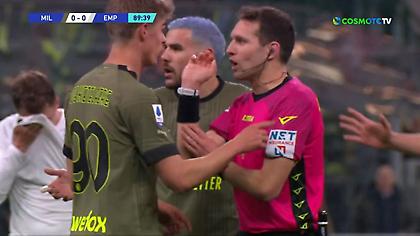 Το γκολ με το χέρι που πανηγύρισε έξαλλα ο Ζιρού αλλά -προφανώς- ακυρώθηκε!