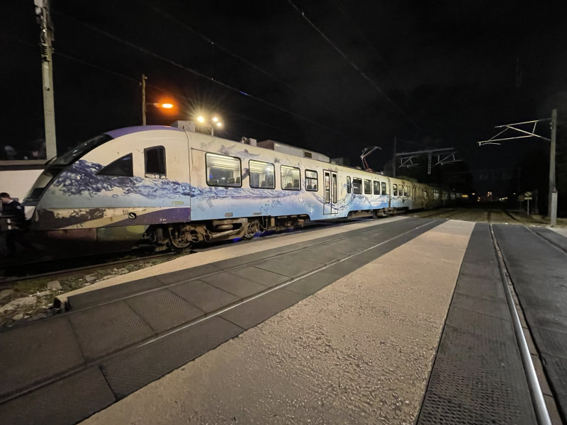 Κρίσιμες ώρες για τον 16χρονο που έπεσε στις γραμμές τ