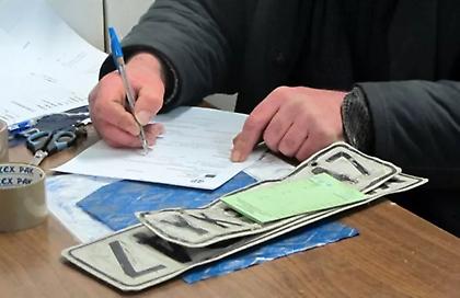 Επιστρέφονται από τη Μ.Δευτέρα πινακίδες, άδειες οδήγησης και κυκλοφορίας, ενόψει Πάσχα